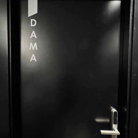 Dama Modern & Luxury Apartment Малага Екстериор снимка