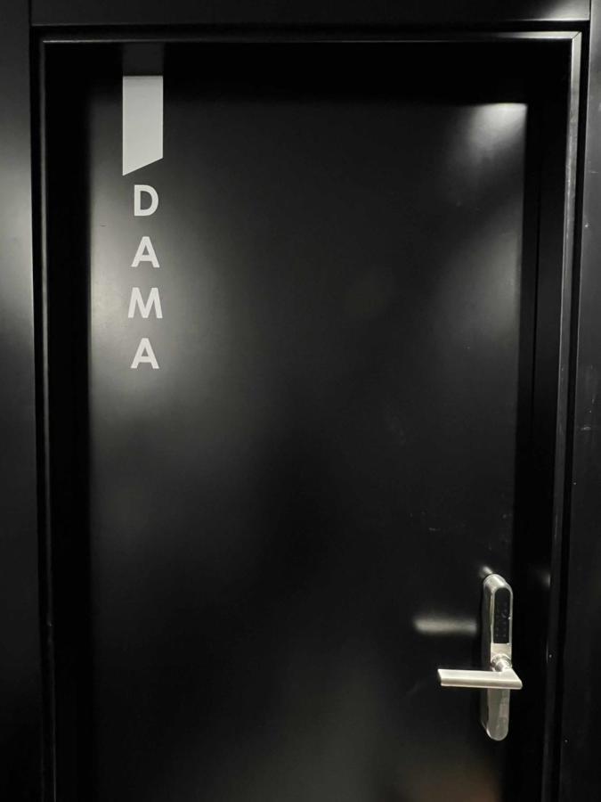 Dama Modern & Luxury Apartment Малага Екстериор снимка